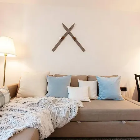 Moraima Junto A Card Apartment